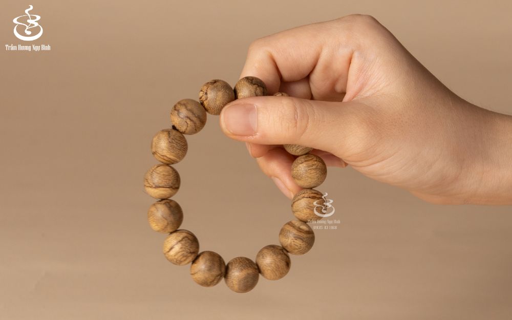 Có nhiều phương án để điều chỉnh vòng trầm hương bị rộng/ chật